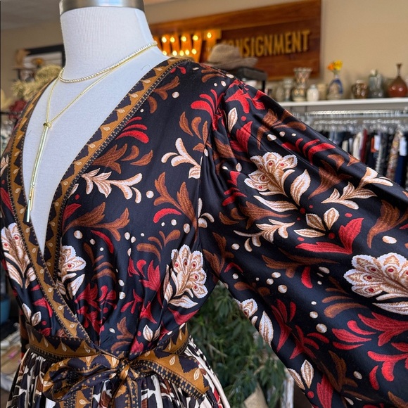 Farm Rio Tapestry Garden V-Neck Belted Wrap Mini Dress NWOT Size Small - Picture 3 of 14